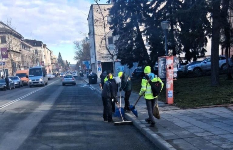 В Ловеч започва почистване от кал на най-натоварените улици