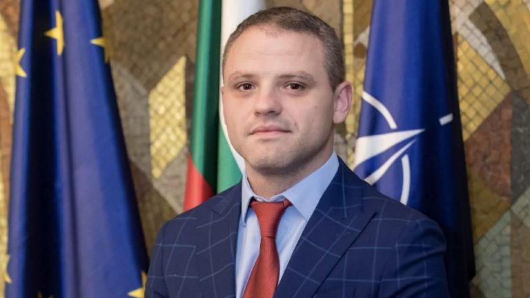 Външен за Ловеч човек повежда листата на БСП за изборите на 19 април