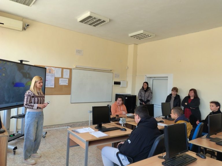 Секторът на услугите като акцент в срещите с ученици по националната образователна кампания „Моето първо работно място“