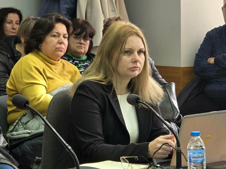 Кр. Дренчева: Правим извънредна сесия за предложение, което се внася за пети път