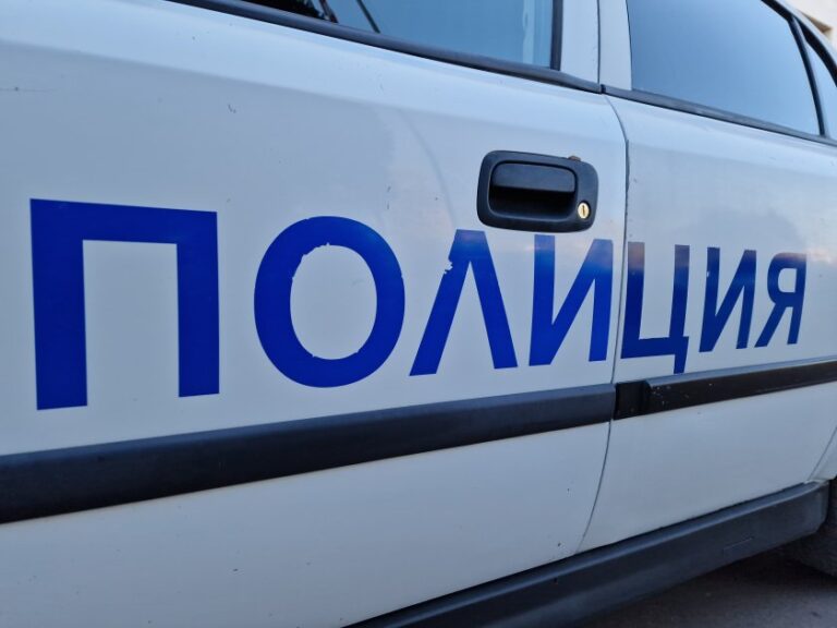 Агресивен към жена си мъж и почупил покъщнината прибран в полицията в Луковит